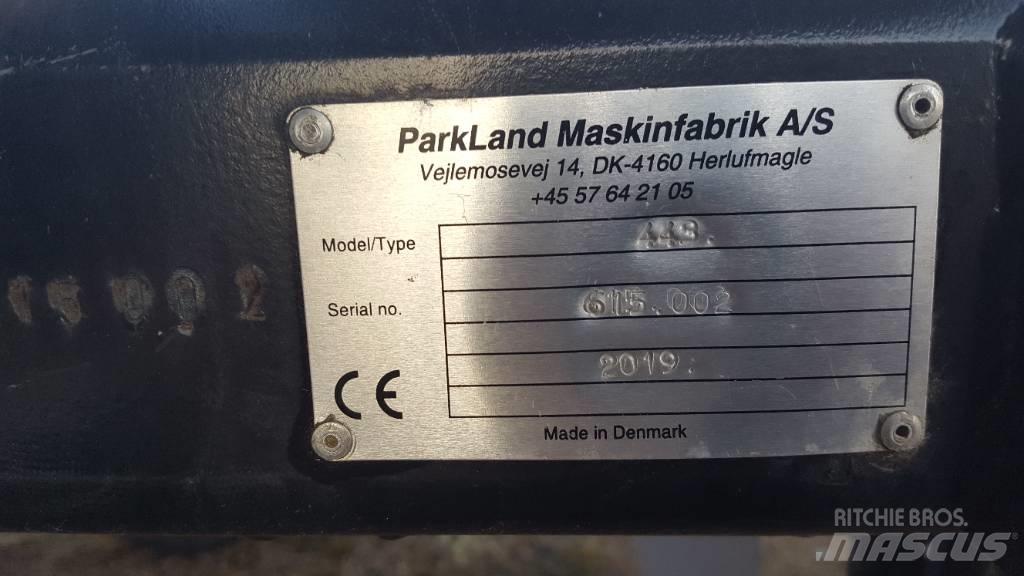 Parkland 443 Stačiakampių ryšulių presai