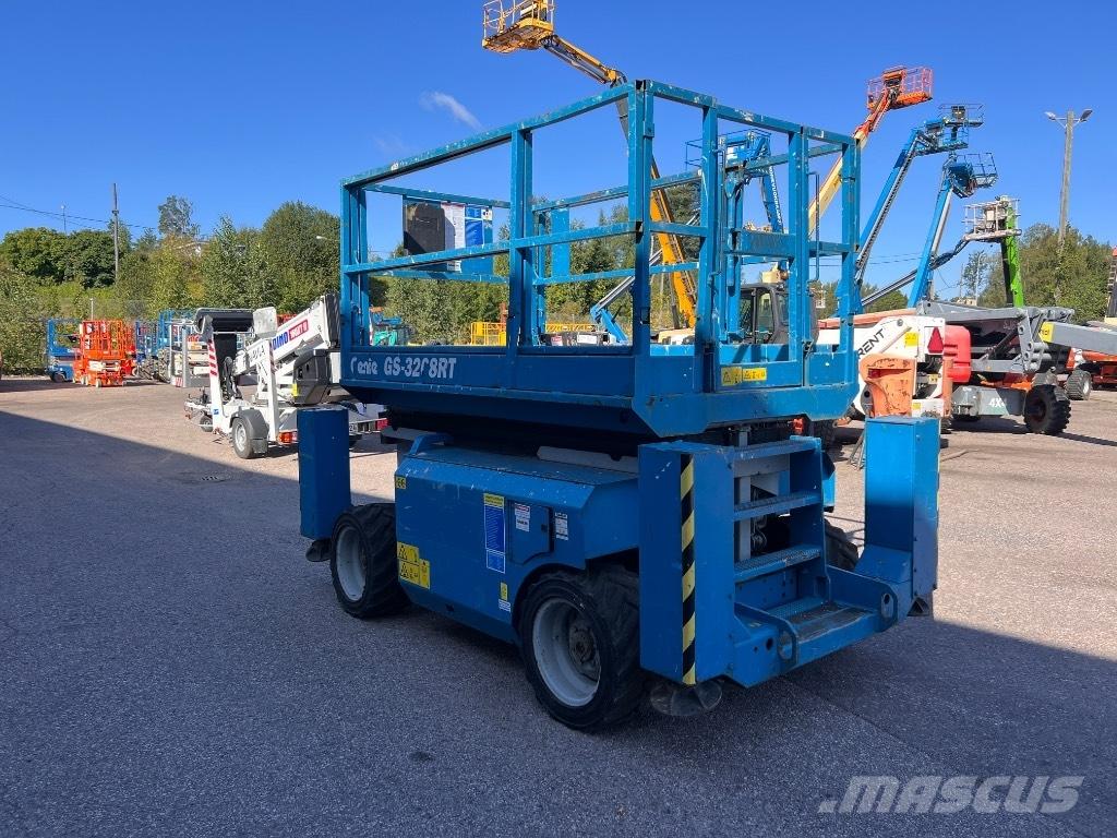 Genie GS 3268 RT Žirkliniai keltuvai