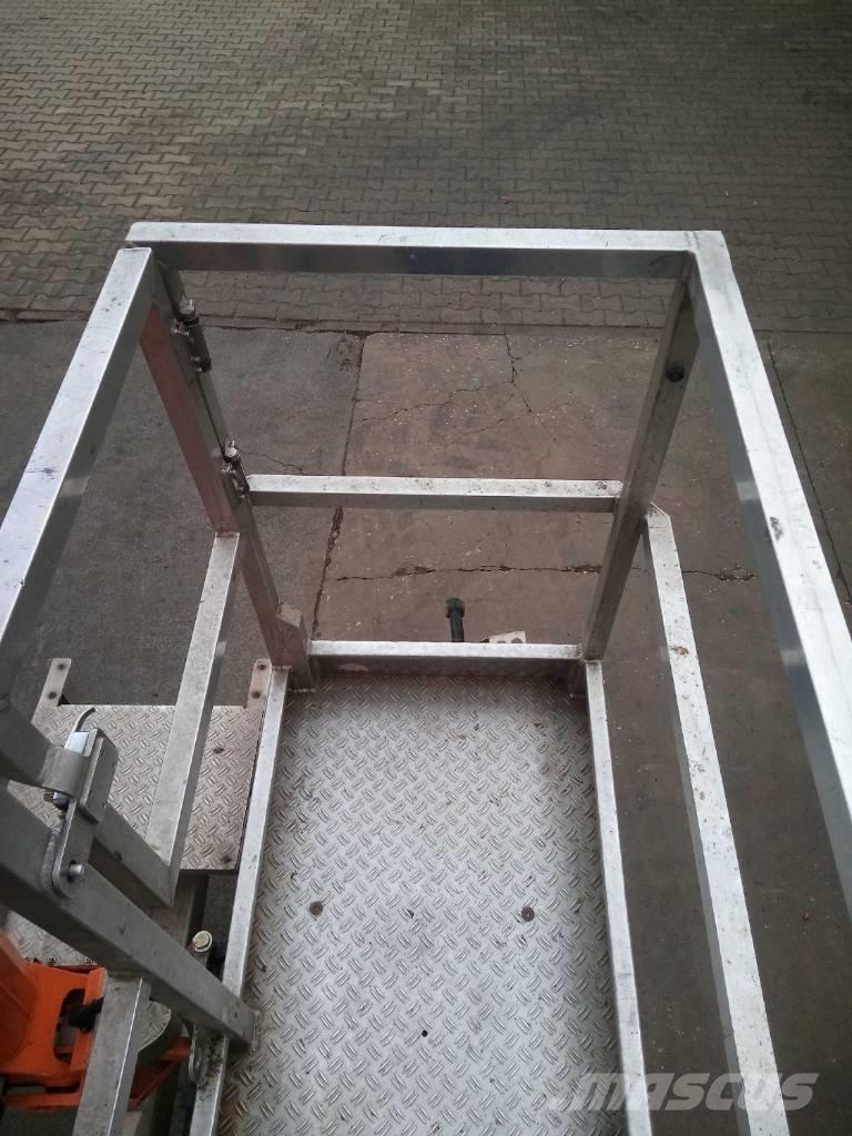Palfinger P 250 BK Ant vilkikų montuojamos kėlimo platformos