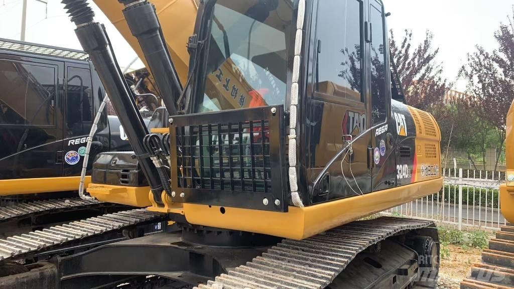 CAT 324 Vikšriniai ekskavatoriai