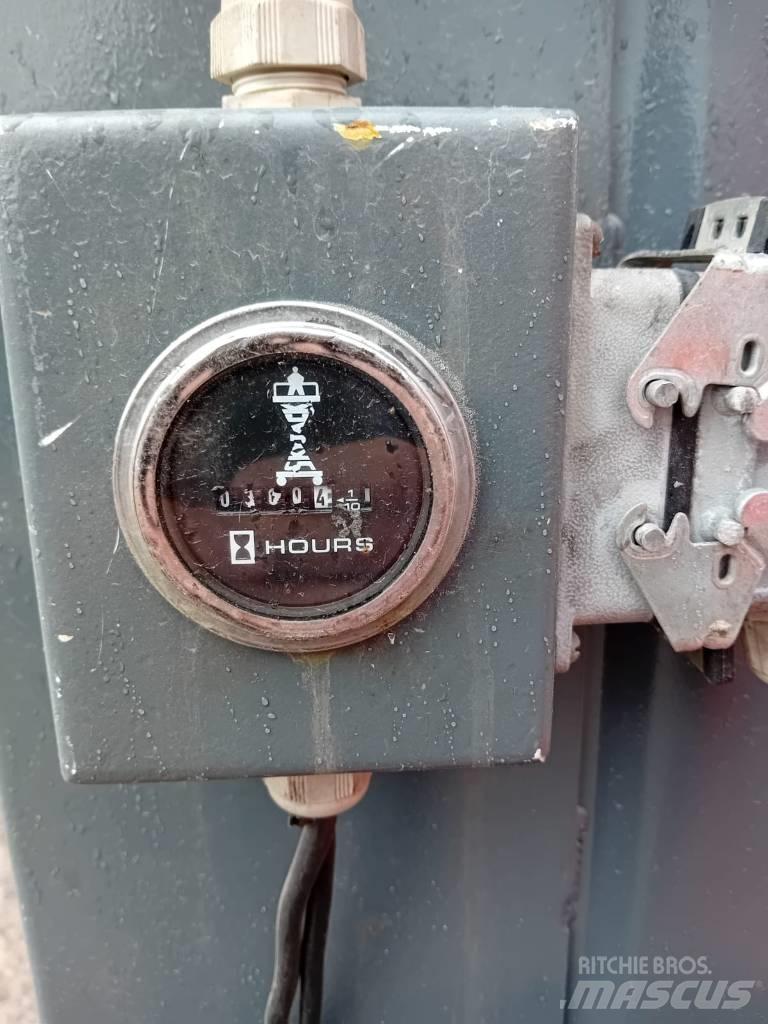 SkyJack SJ 16 Vertikalūs stiebiniai keltuvai