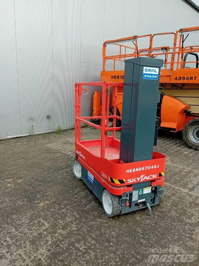 SkyJack SJ 16 Vertikalūs stiebiniai keltuvai
