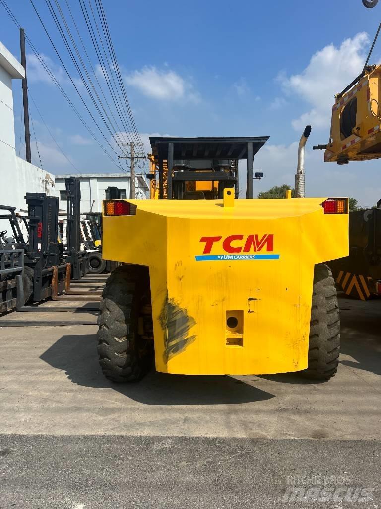 TCM FD250 Teleskopiniai krautuvai