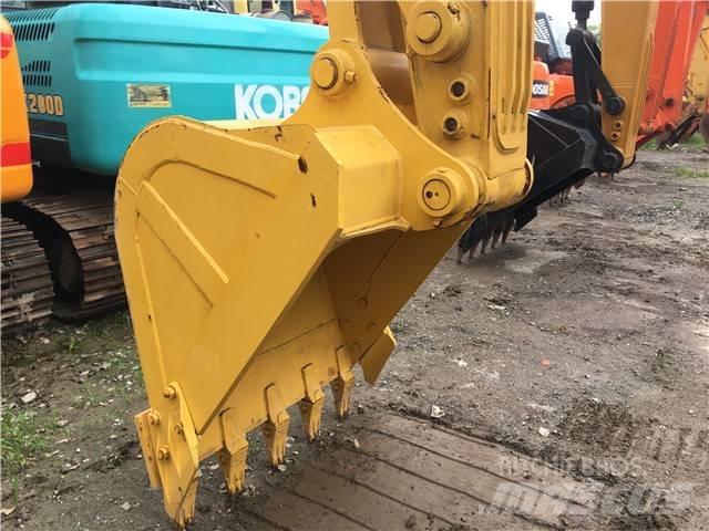 Komatsu PC 200 Vikšriniai ekskavatoriai