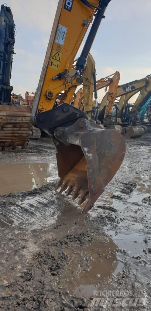 JCB JS 220 LC Vikšriniai ekskavatoriai