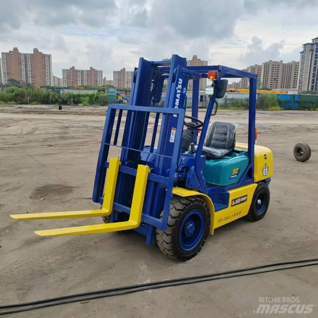 Komatsu FD 30 T-17 Dyzeliniai krautuvai