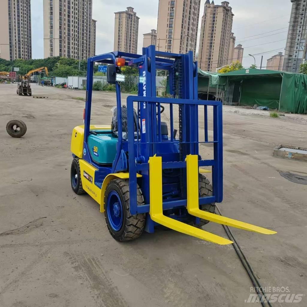 Komatsu FD 30 T-17 Dyzeliniai krautuvai