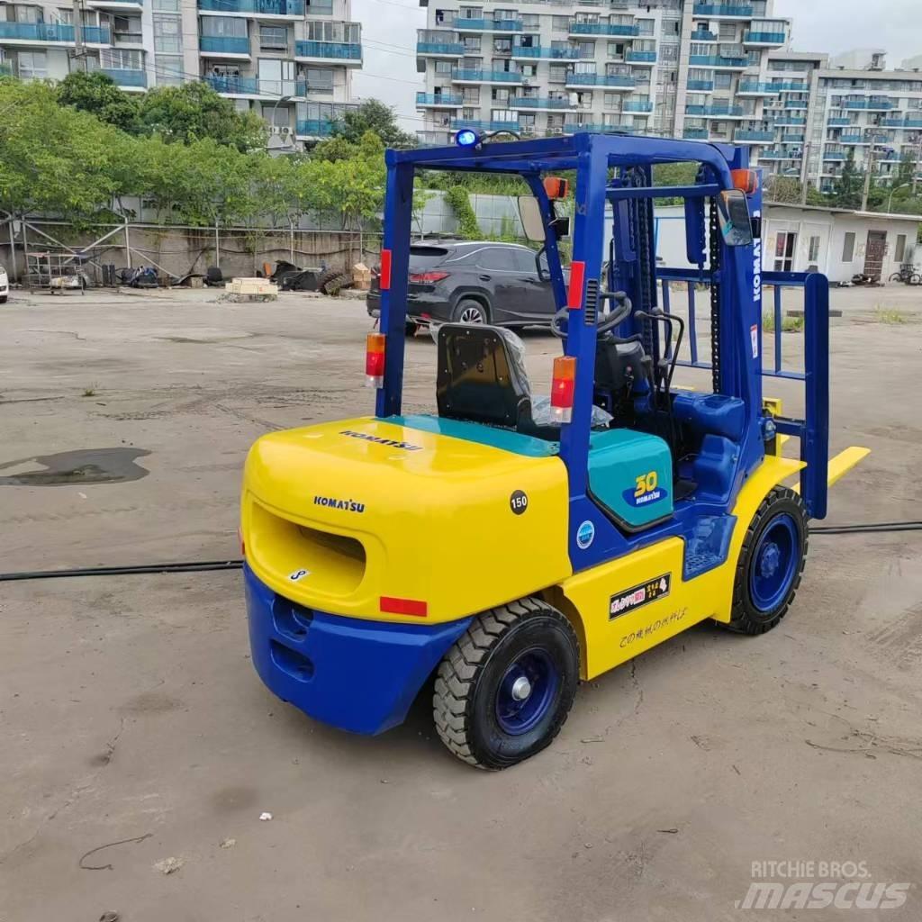 Komatsu FD 30 T-17 Dyzeliniai krautuvai