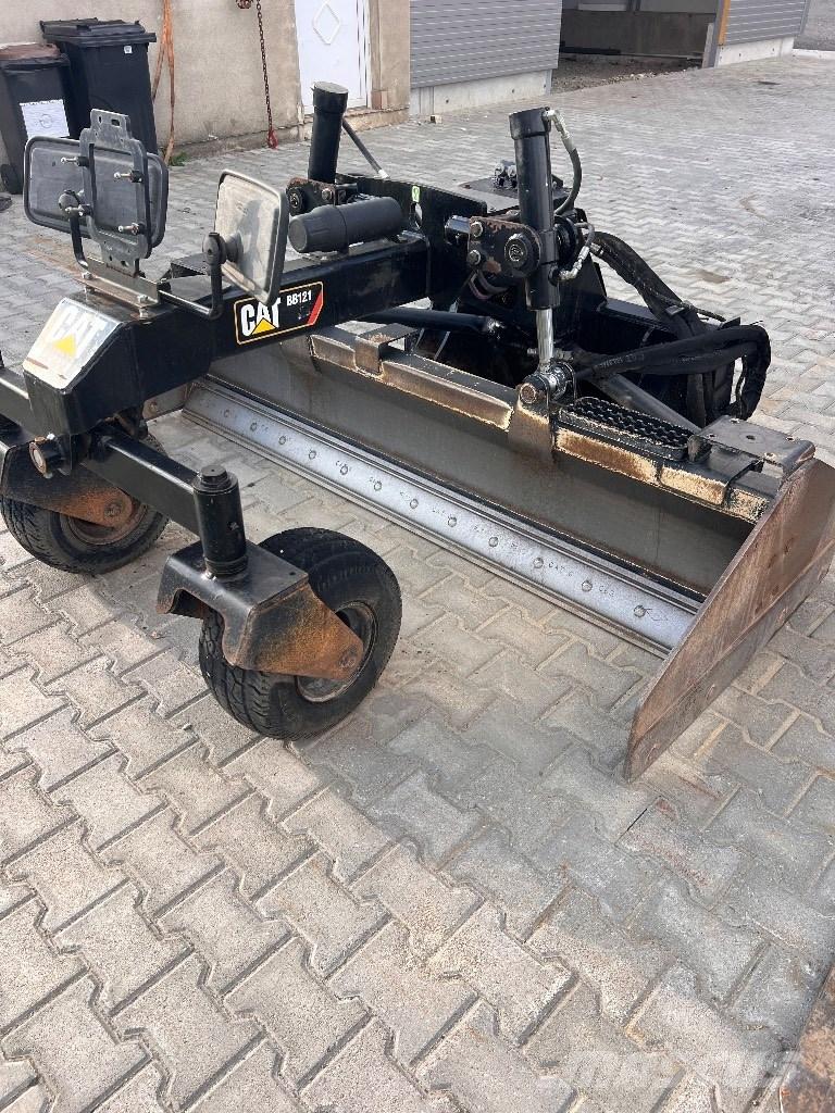 Bobcat T 590 HF Krautuvai su šoniniu pasukimu