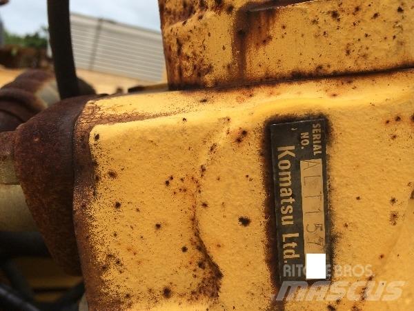 Komatsu PC200-8-AC Vikšriniai ekskavatoriai