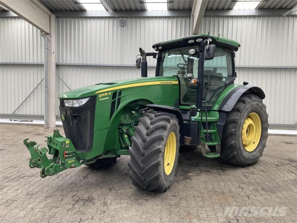 John Deere 8335R Traktoriai