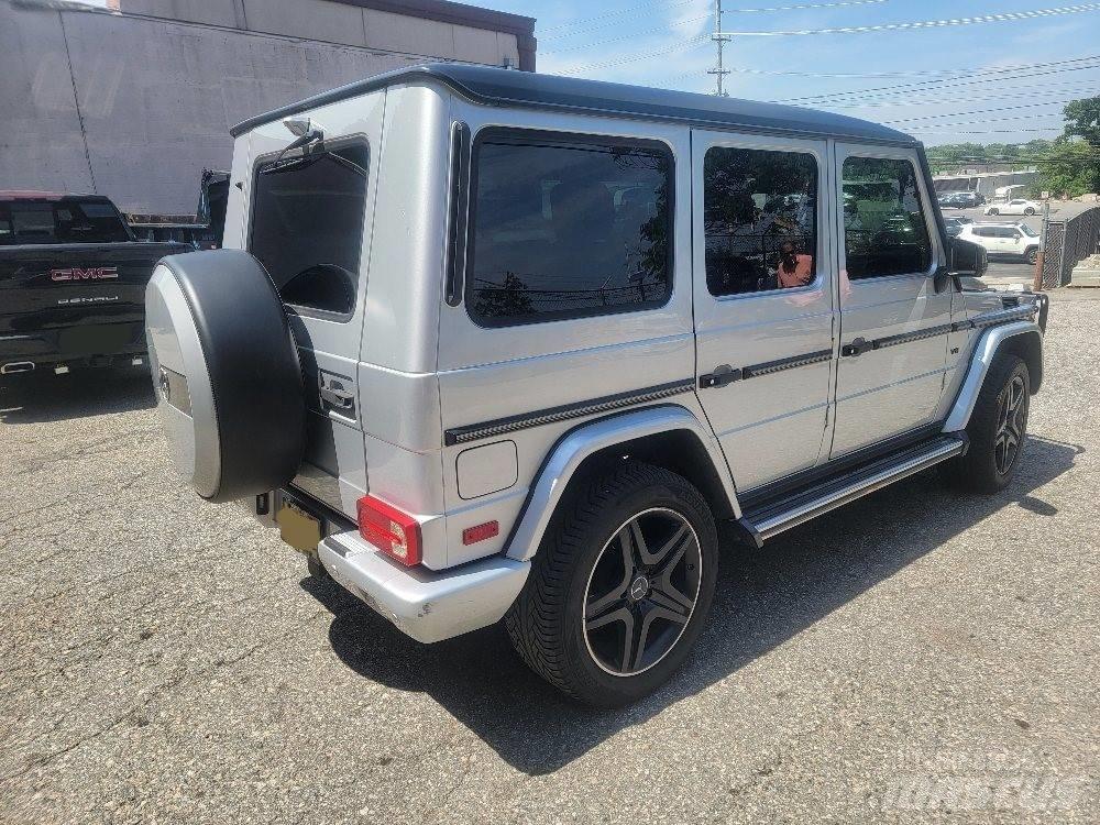 Mercedes-Benz 550g Kita