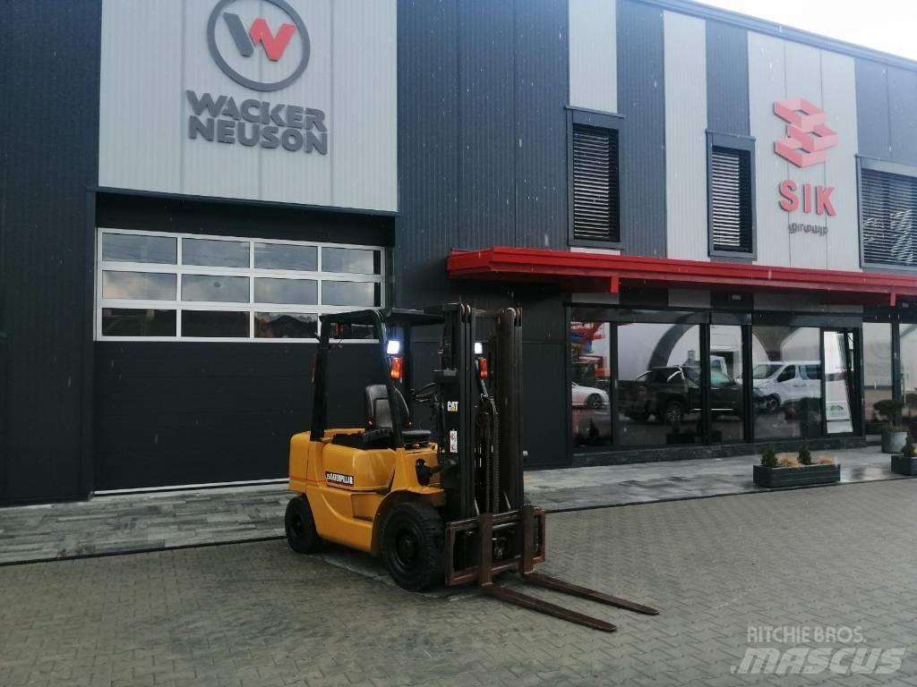 CAT DP 25 K Dyzeliniai krautuvai