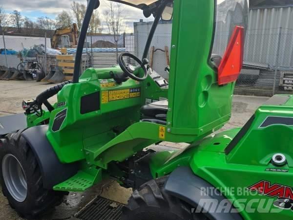 Avant 860 i Krautuvai su šoniniu pasukimu