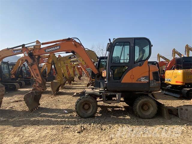 Doosan DX60W Vikšriniai ekskavatoriai