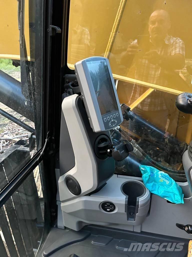 CAT 325 F LCR Vikšriniai ekskavatoriai
