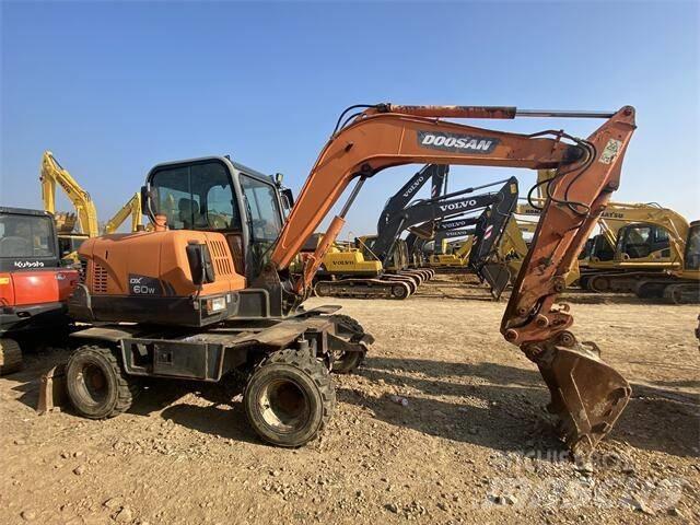 Doosan DX60W Mini ekskavatoriai < 7 t