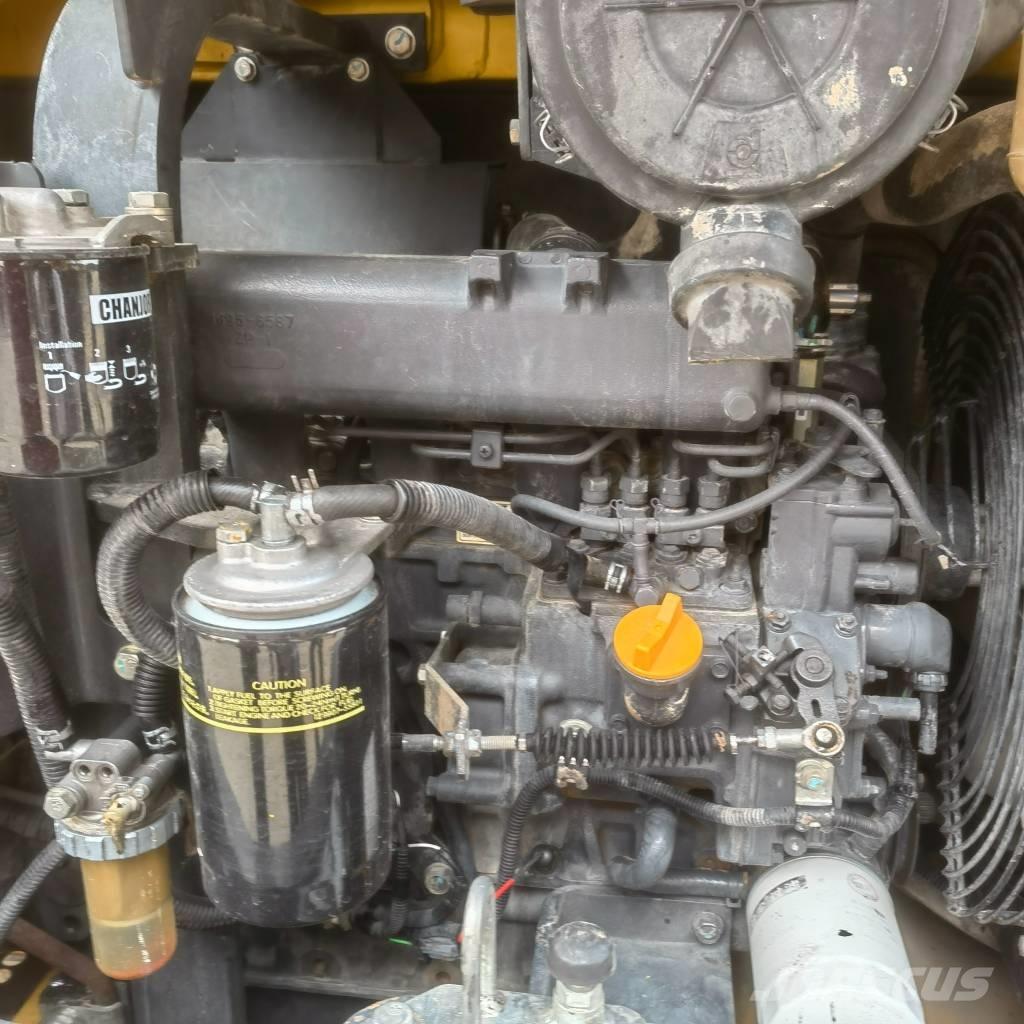 Komatsu PC56 Vikšriniai ekskavatoriai