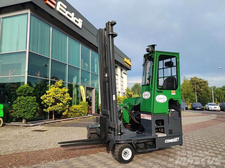 Combilift C4000 Šakiniai krautuvai su privažiavimu iš visų keturių pusių