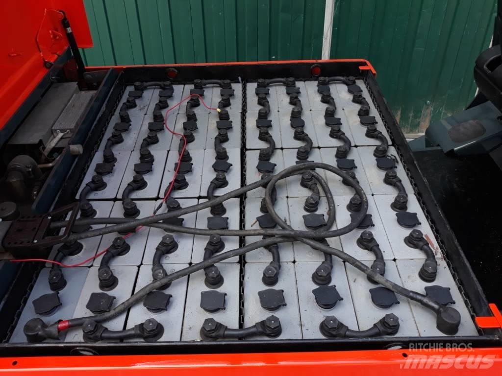 Toyota FBMF30 Elektriniai šakiniai krautuvai