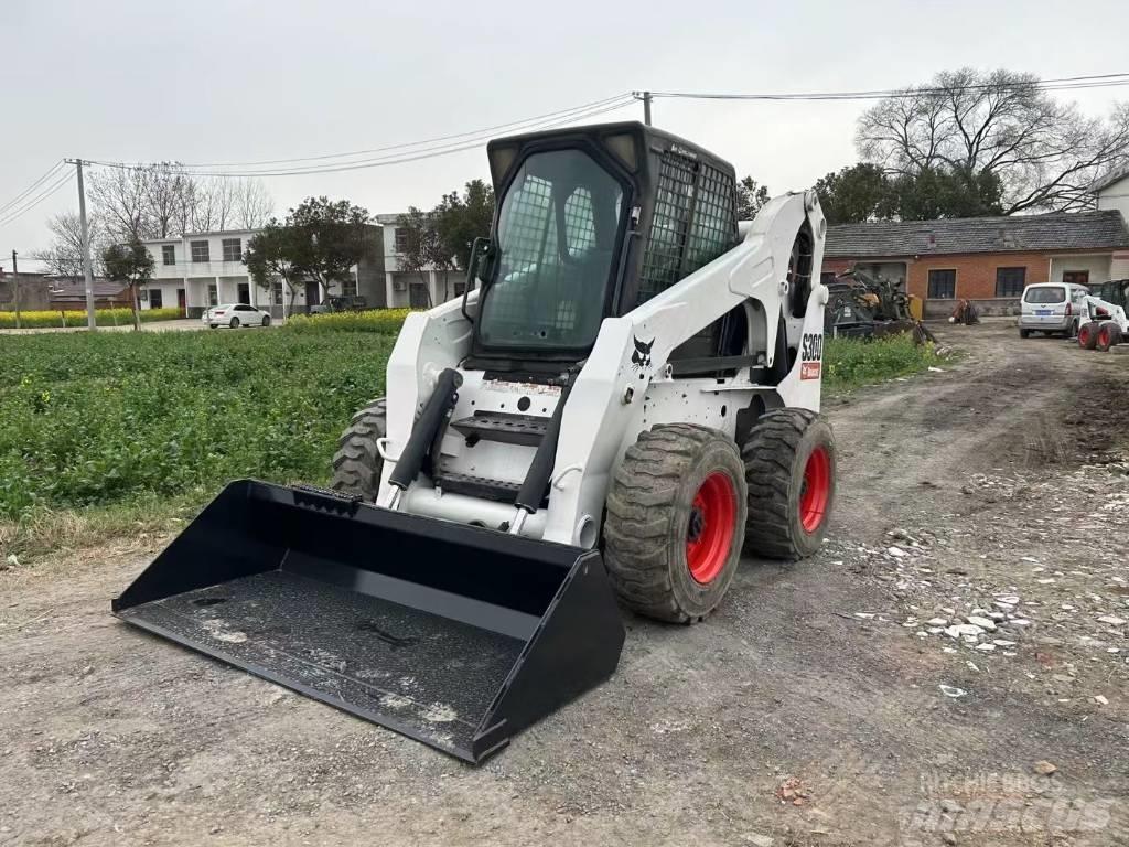 Bobcat S 300 Krautuvai su šoniniu pasukimu