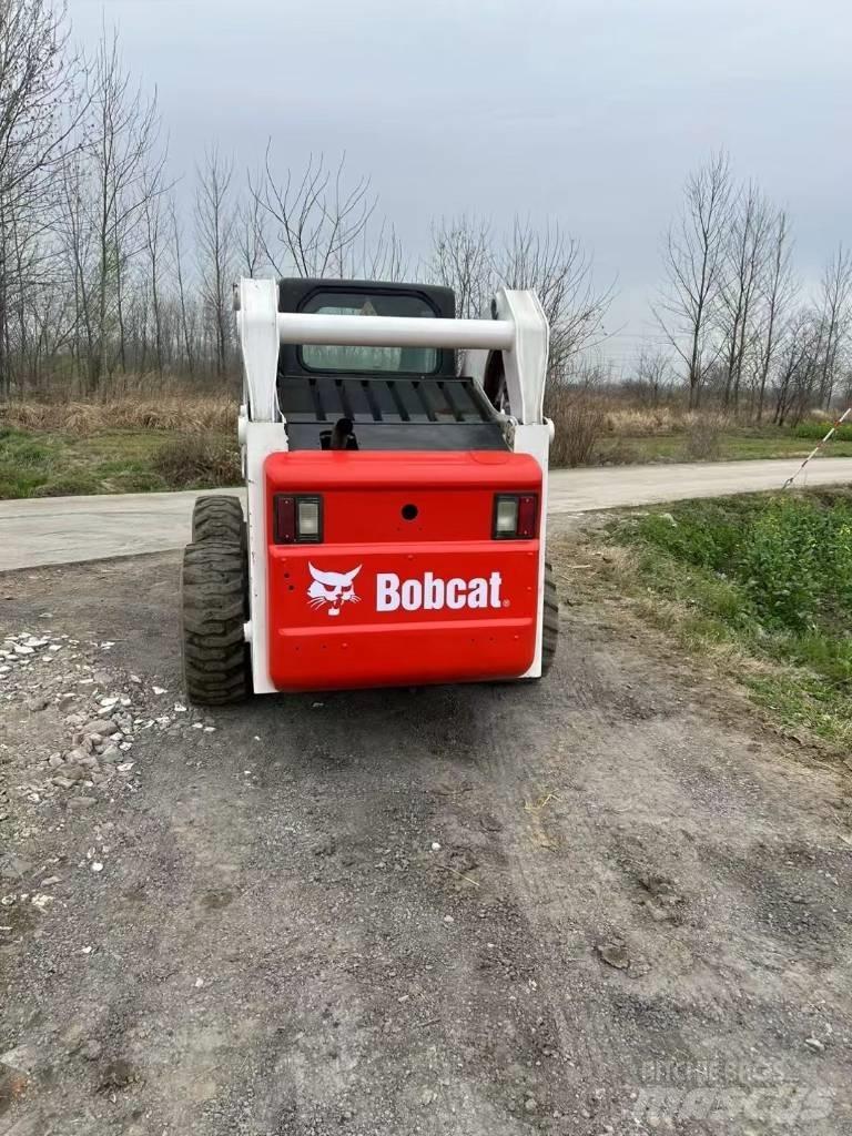Bobcat S 300 Krautuvai su šoniniu pasukimu