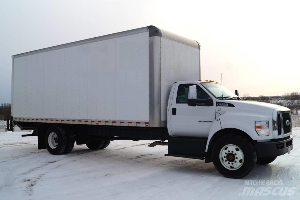 Ford F 750 Sunkvežimiai su dengtu kėbulu