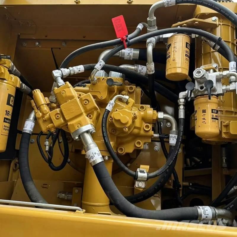 CAT 330 D Vikšriniai ekskavatoriai