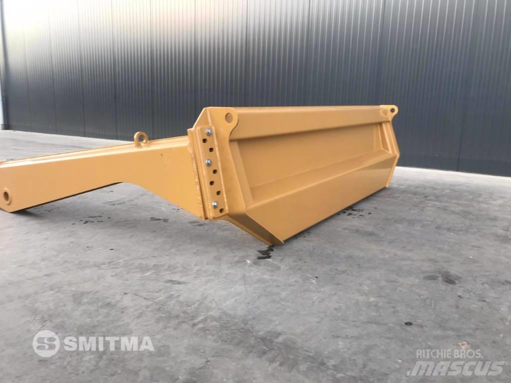 CAT 730 Galiniai žibintai