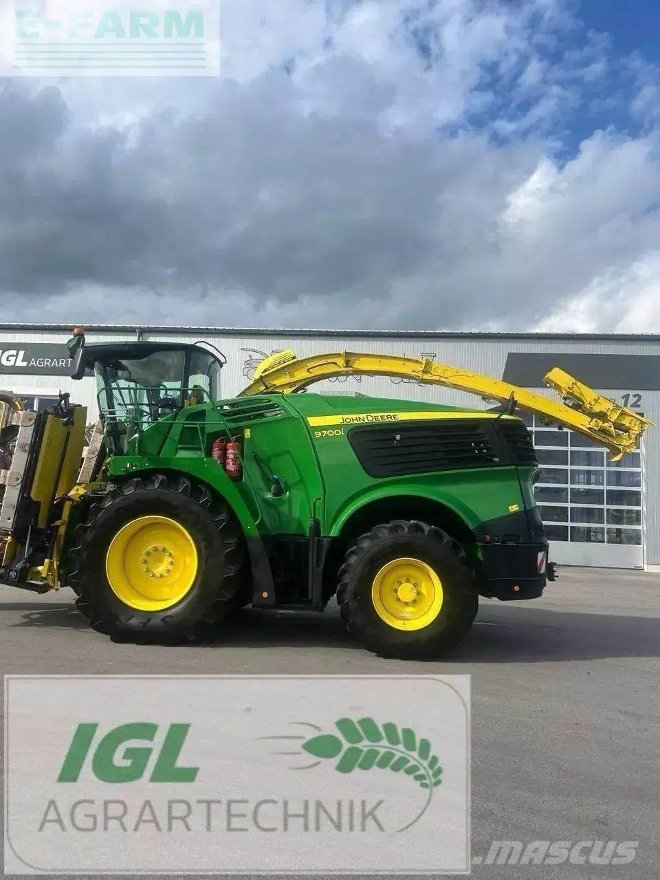 John Deere 9700 i Pašarų ruošimo technika