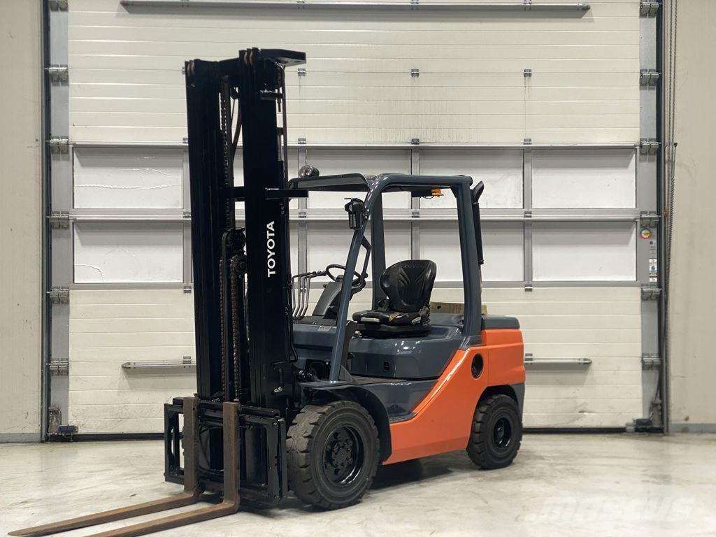 Toyota 52-8FDF30 Dyzeliniai krautuvai