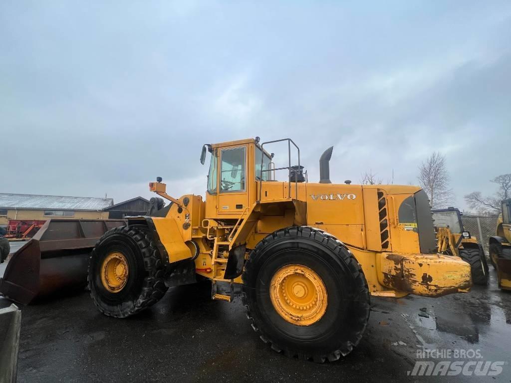 Volvo L 220 E Naudoti ratiniai krautuvai