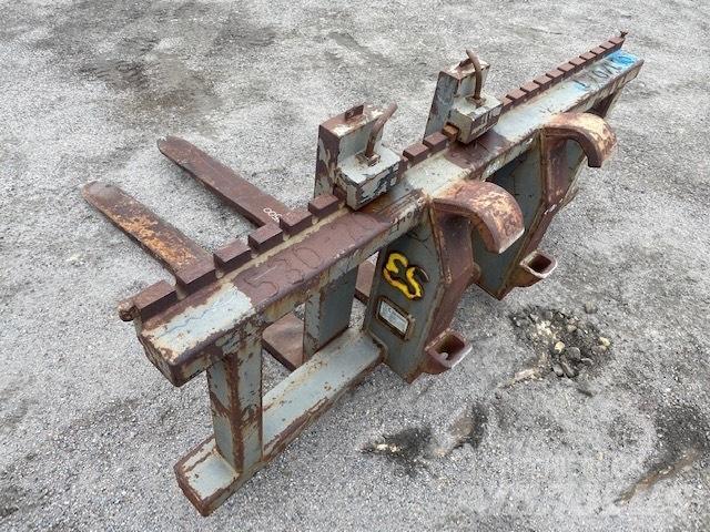 CAT 950 G forks Šakės