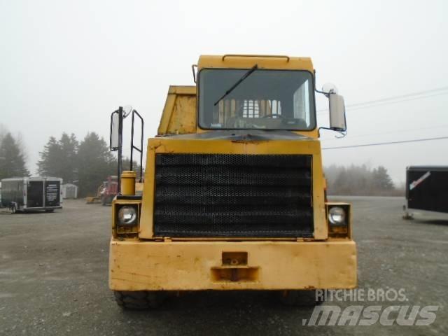 CAT D 250 D Karjeriniai savivarčiai