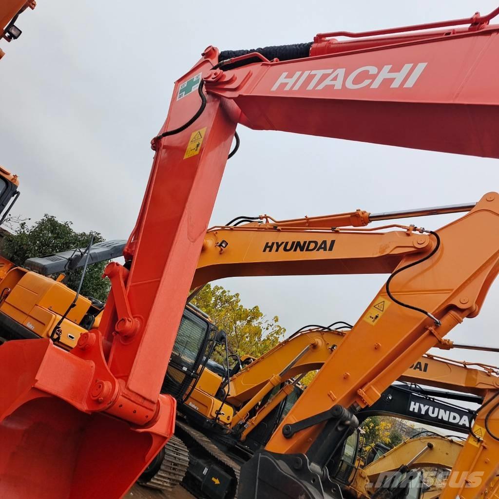 Hitachi EX 200-3 Vikšriniai ekskavatoriai
