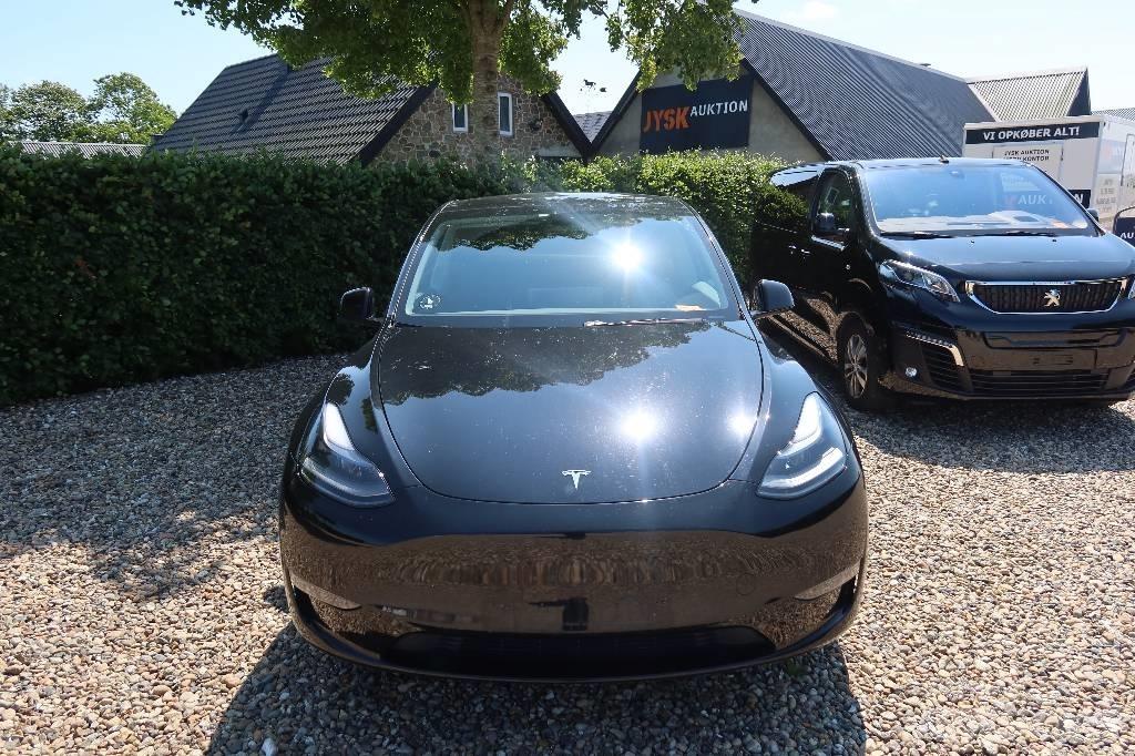 Tesla Model Y Lengvieji automobiliai