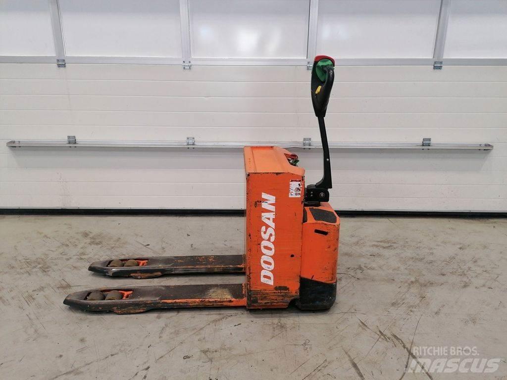 Doosan LEDH20M Mažų aukščių keltuvai