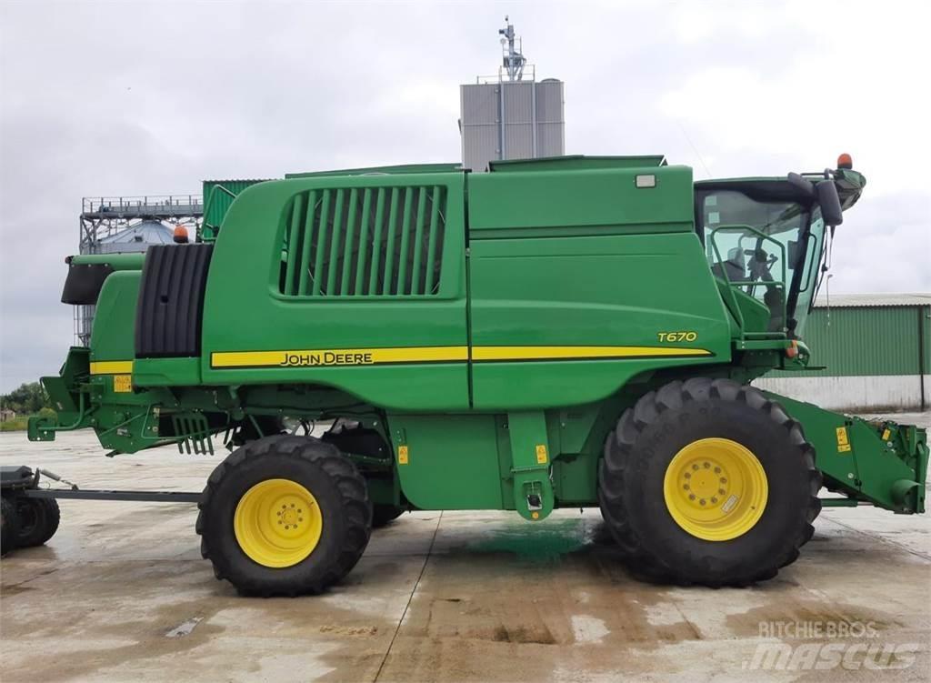 John Deere T670 Derliaus nuėmimo kombainai