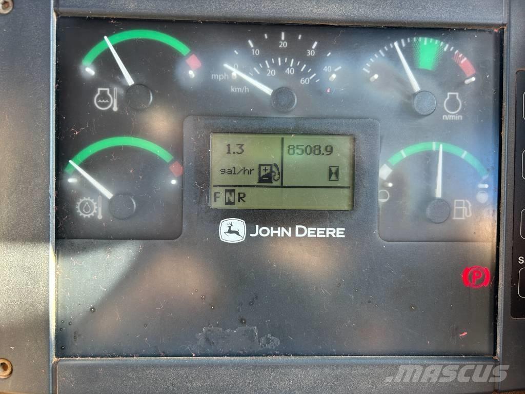 DEERE 300D II Karjeriniai savivarčiai