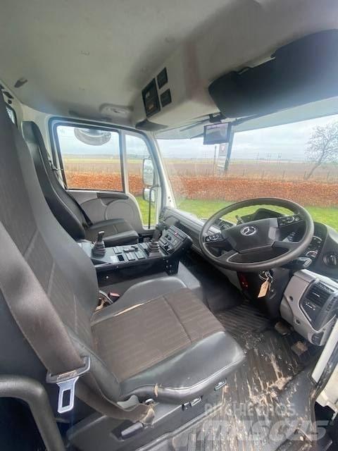 Mercedes-Benz UNIMOG Savivarčių priekabų vilkikai