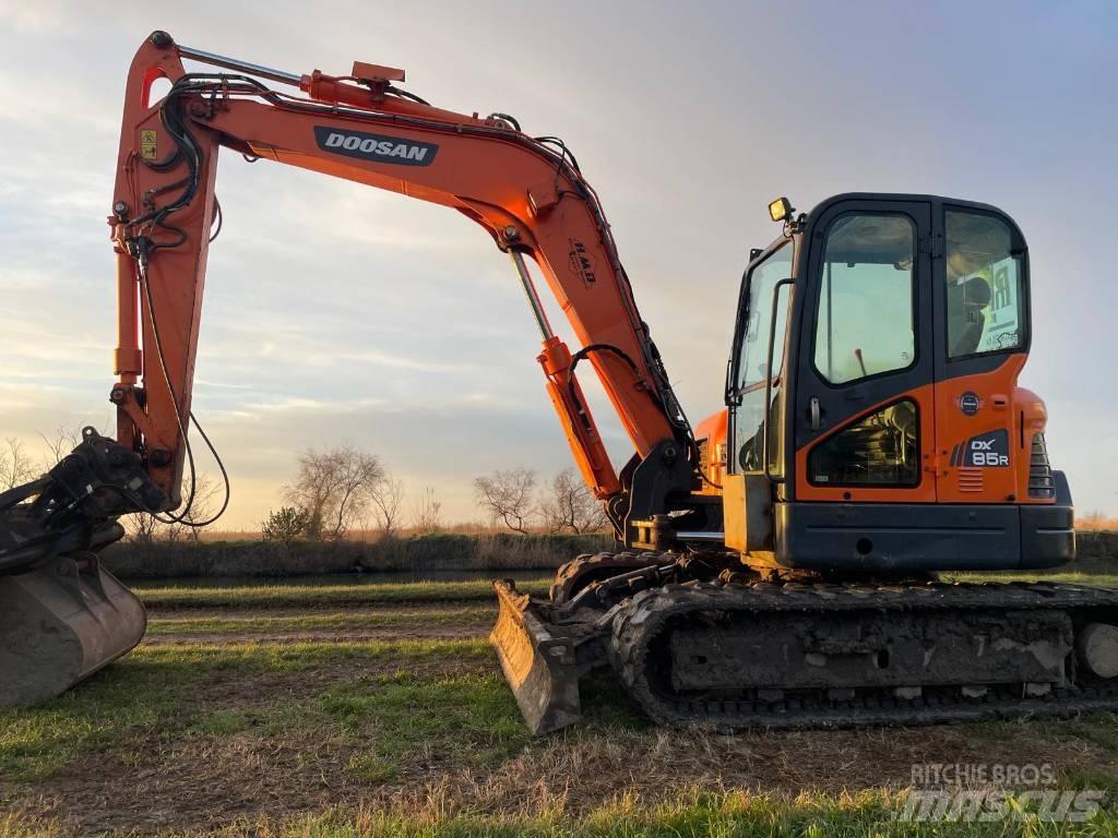 Doosan DX 85 R-3 Vidutinės galios ekskavatoriai 7-12 t