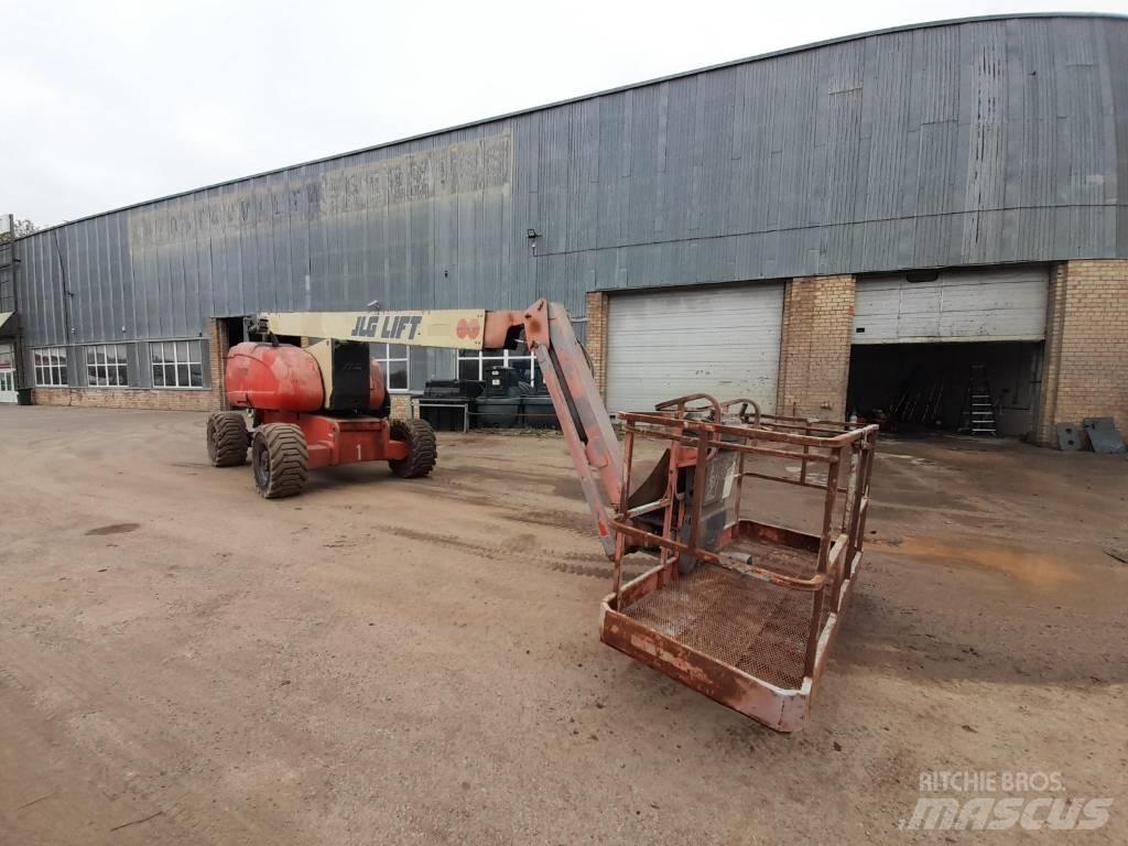 JLG 800 AJ Teleskopiniai keltuvai