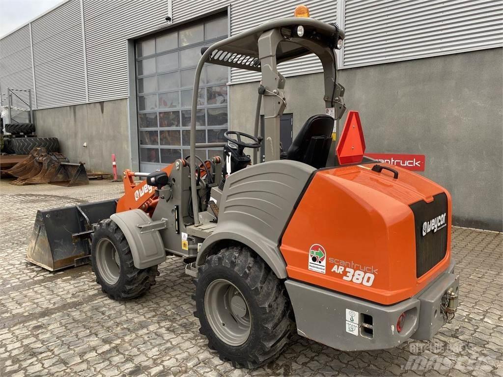 Weycor AR380 Agrar Daugiafunkciniai pakrovėjai