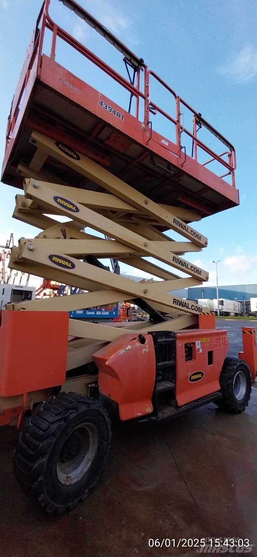 JLG 4394RT Žirkliniai keltuvai