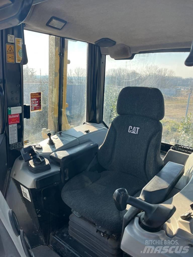 CAT D 6 N XL Vikšriniai buldozeriai