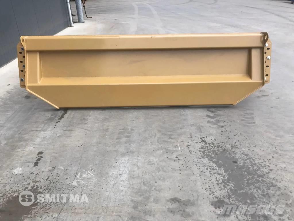 CAT 730C Galiniai žibintai