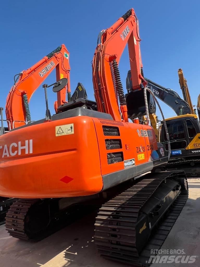 Hitachi ZX200 Vikšriniai ekskavatoriai