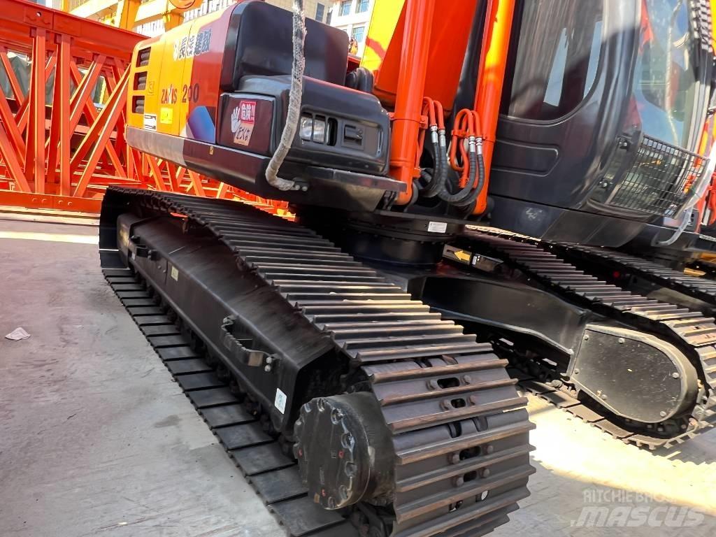 Hitachi ZX200 Vikšriniai ekskavatoriai