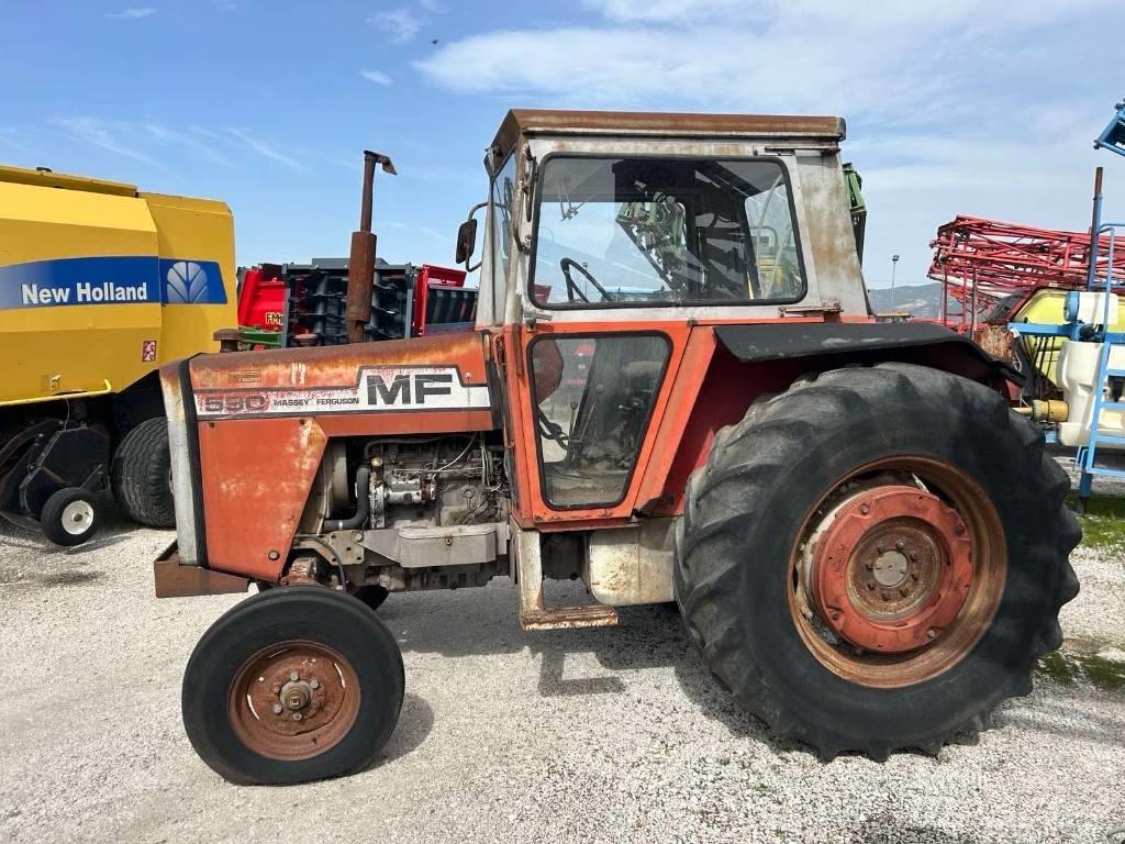 Massey Ferguson 590 Traktoriai