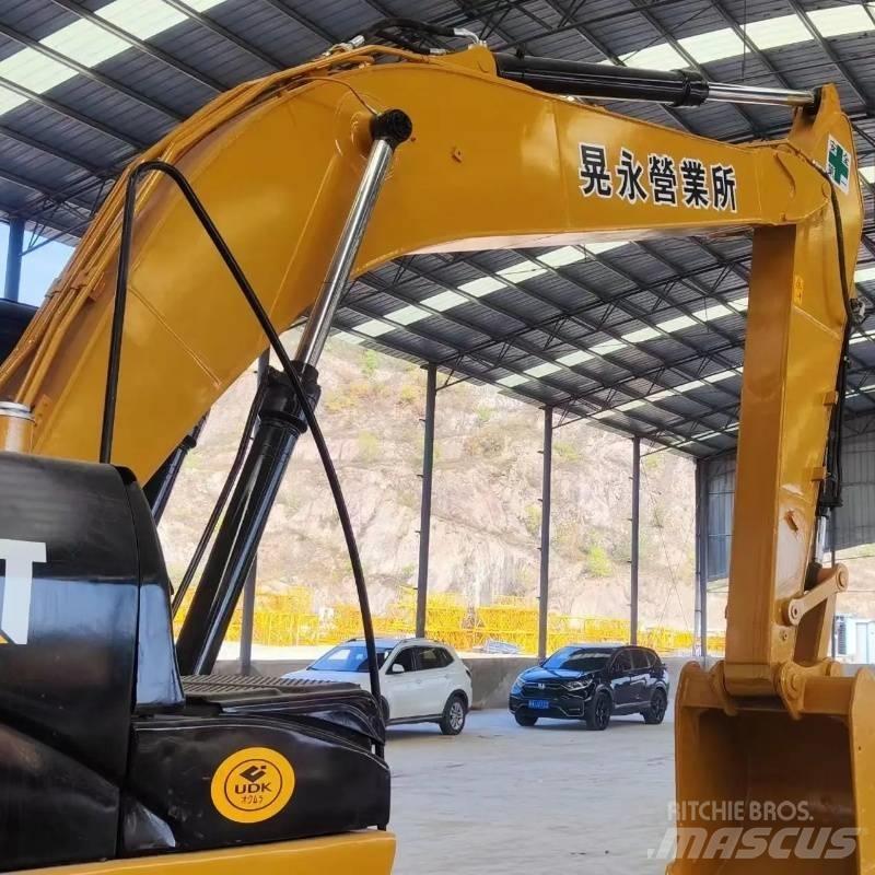 CAT 320D Vikšriniai ekskavatoriai